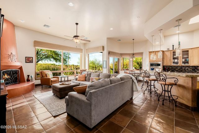 806 W Placita Quieta, Green Valley, AZ 85622