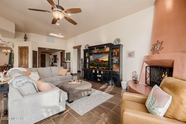 806 W Placita Quieta, Green Valley, AZ 85622