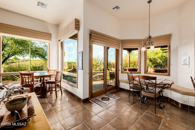 806 W Placita Quieta, Green Valley, AZ 85622