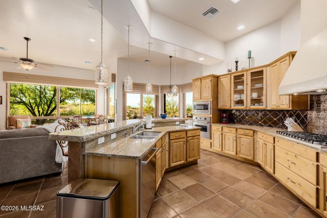 806 W Placita Quieta, Green Valley, AZ 85622