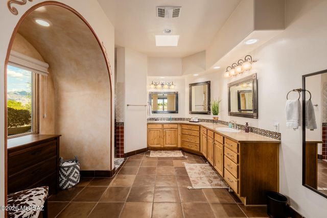 806 W Placita Quieta, Green Valley, AZ 85622