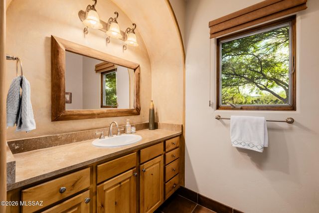 806 W Placita Quieta, Green Valley, AZ 85622