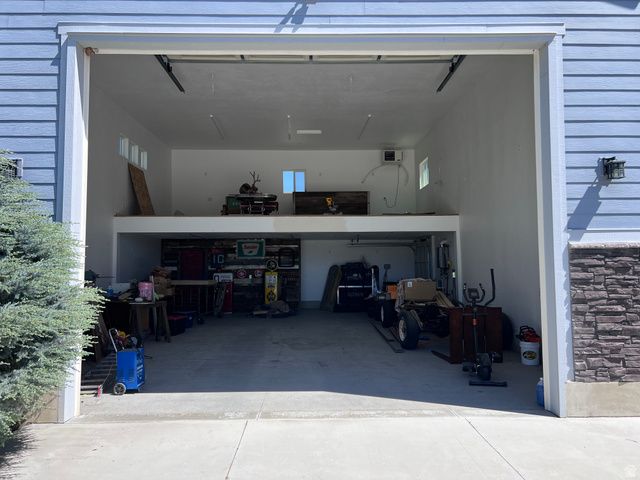 6082 W 5350 S, Hooper, UT 84315