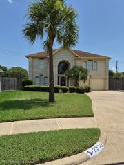 2330 Lord Nelson Drive, Seabrook, TX 77586