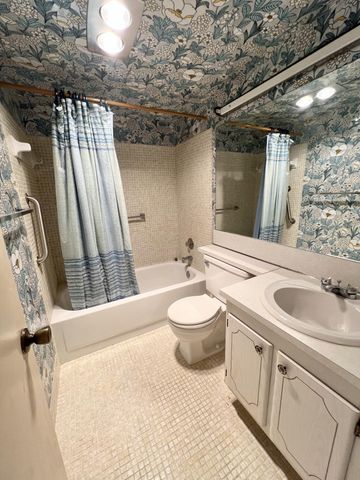 392 Grantham F 392, Deerfield Beach, FL 33442