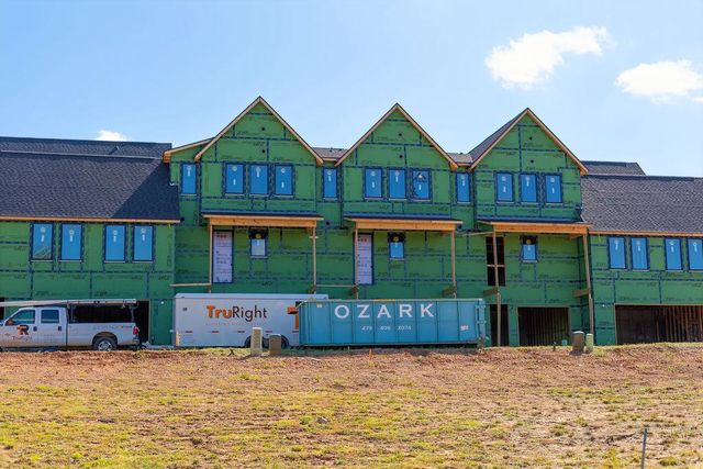 2334 W Markham, Fayetteville, AR 72701