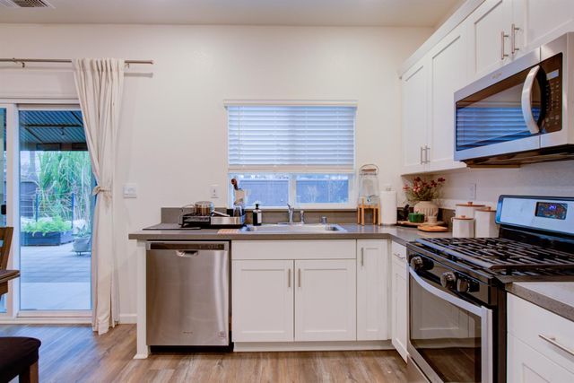 1479 Santini, Manteca, CA 95336