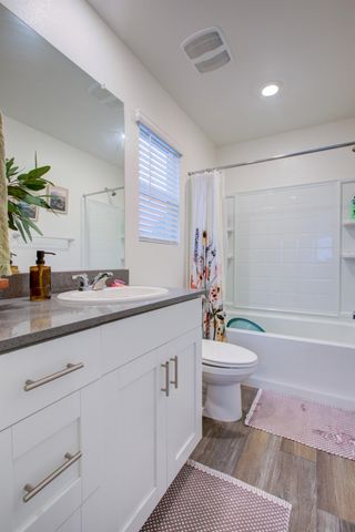 1479 Santini, Manteca, CA 95336