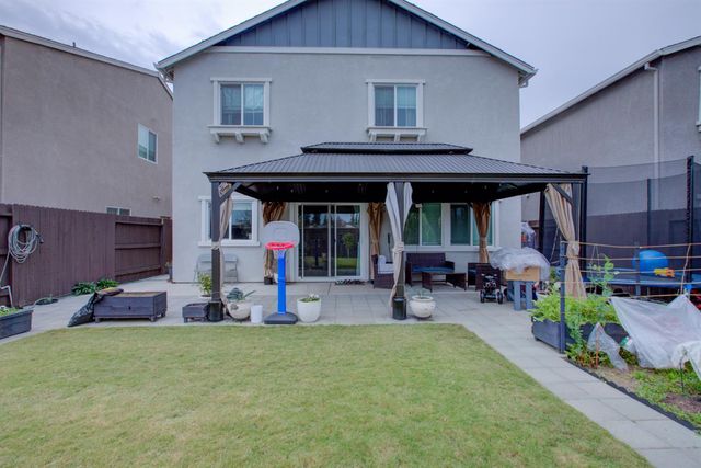 1479 Santini, Manteca, CA 95336