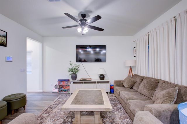 1479 Santini, Manteca, CA 95336