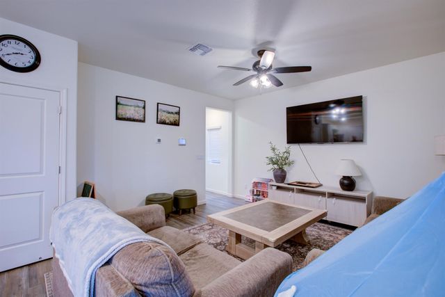 1479 Santini, Manteca, CA 95336