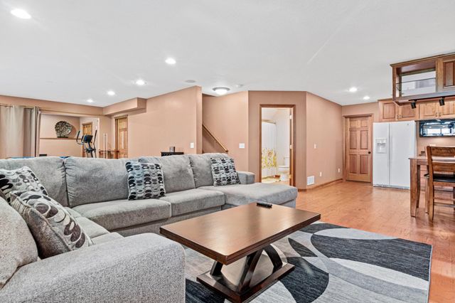 9832 Rosemill Circle N, Champlin, MN 55316