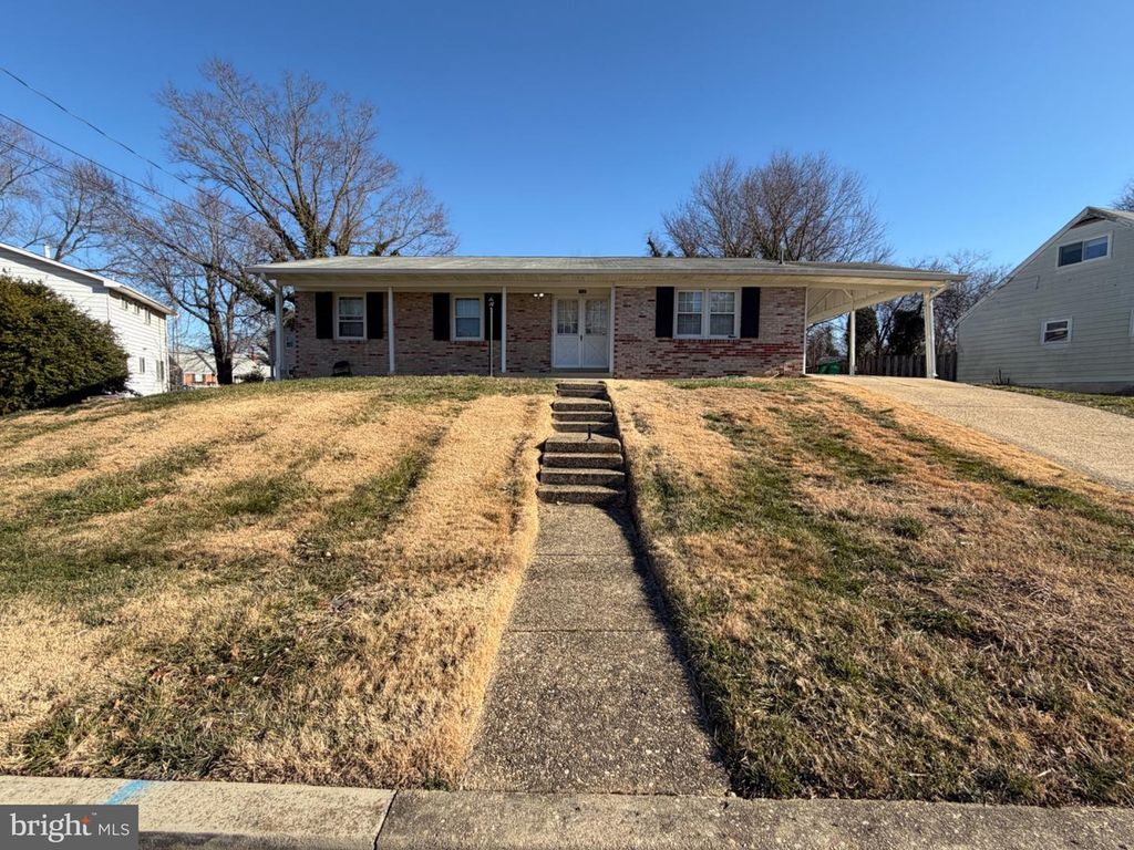 7502 GRANGE HALL DR, Fort Washington, MD 20744