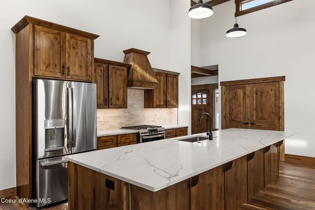 137 Backtrack RD, Sandpoint, ID 83864