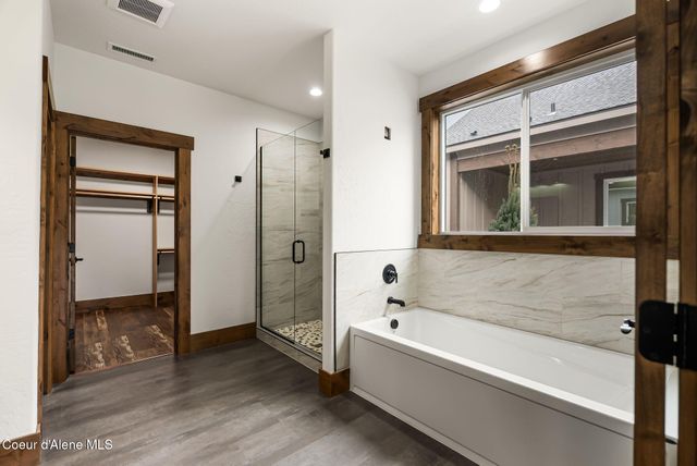 137 Backtrack RD, Sandpoint, ID 83864