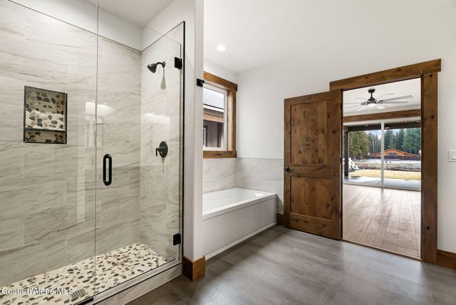 137 Backtrack RD, Sandpoint, ID 83864