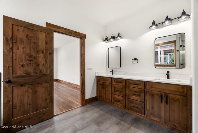 137 Backtrack RD, Sandpoint, ID 83864