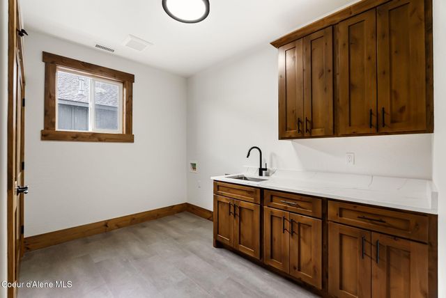 137 Backtrack RD, Sandpoint, ID 83864