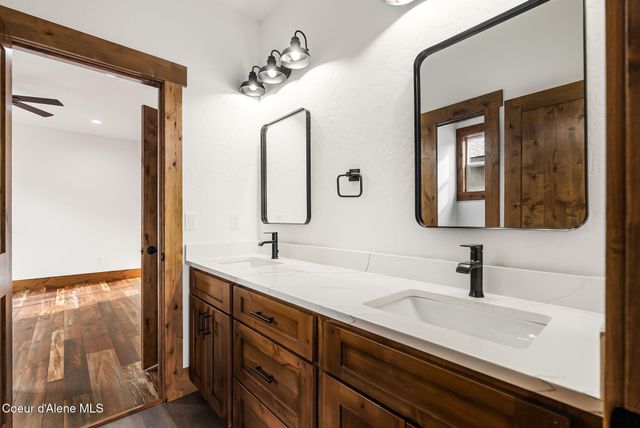 137 Backtrack RD, Sandpoint, ID 83864