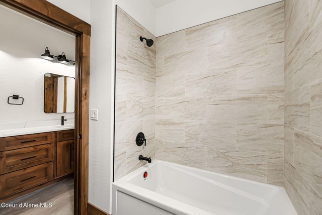 137 Backtrack RD, Sandpoint, ID 83864