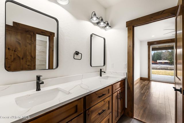 137 Backtrack RD, Sandpoint, ID 83864