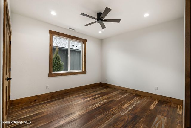 137 Backtrack RD, Sandpoint, ID 83864