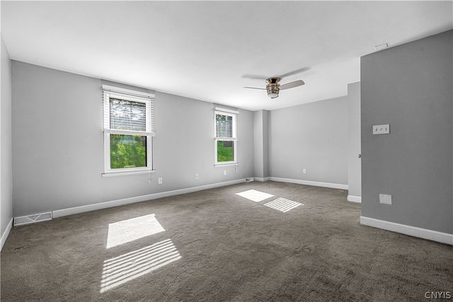 57 Chestnut Hills, New Hartford, NY 13413