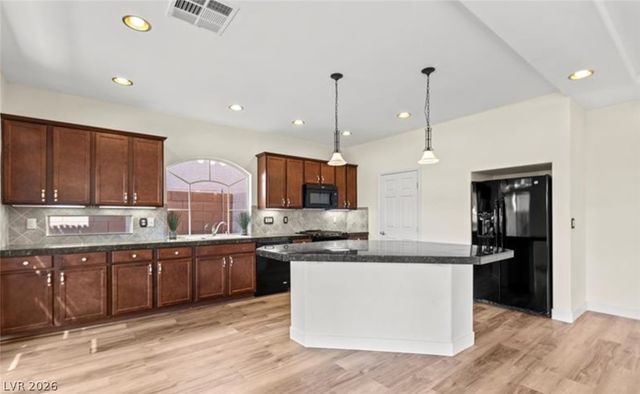 5945 Lambert Bridge Avenue, Las Vegas, NV 89139