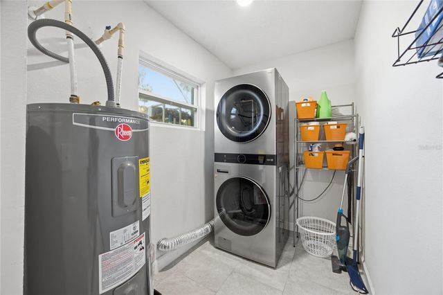 2350 VALLEY DRIVE, Apopka, FL 32703