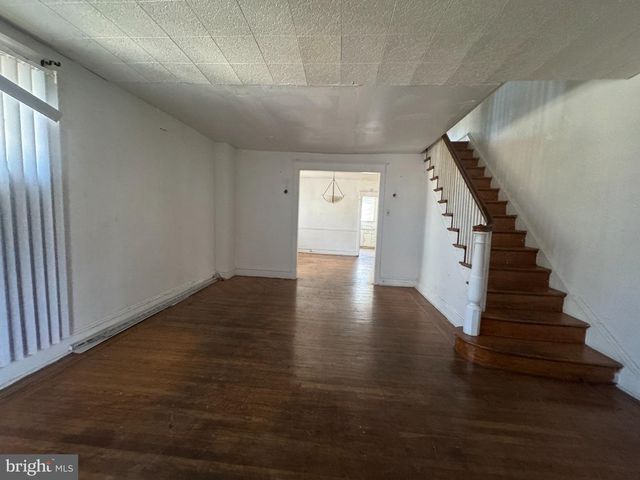 6561 N 18TH ST, Philadelphia, PA 19126