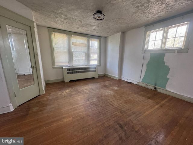 6561 N 18TH ST, Philadelphia, PA 19126