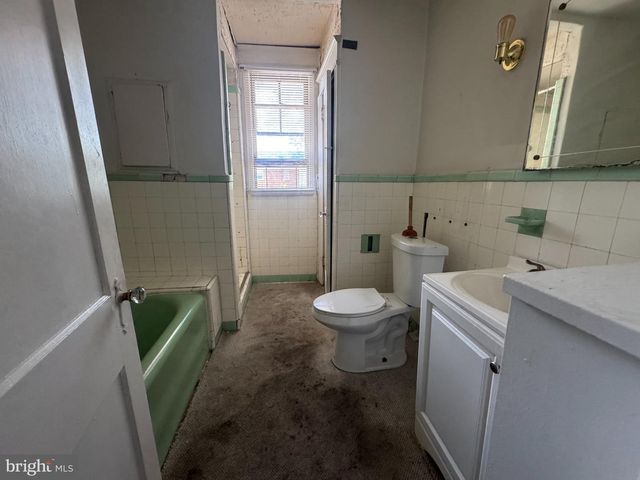 6561 N 18TH ST, Philadelphia, PA 19126