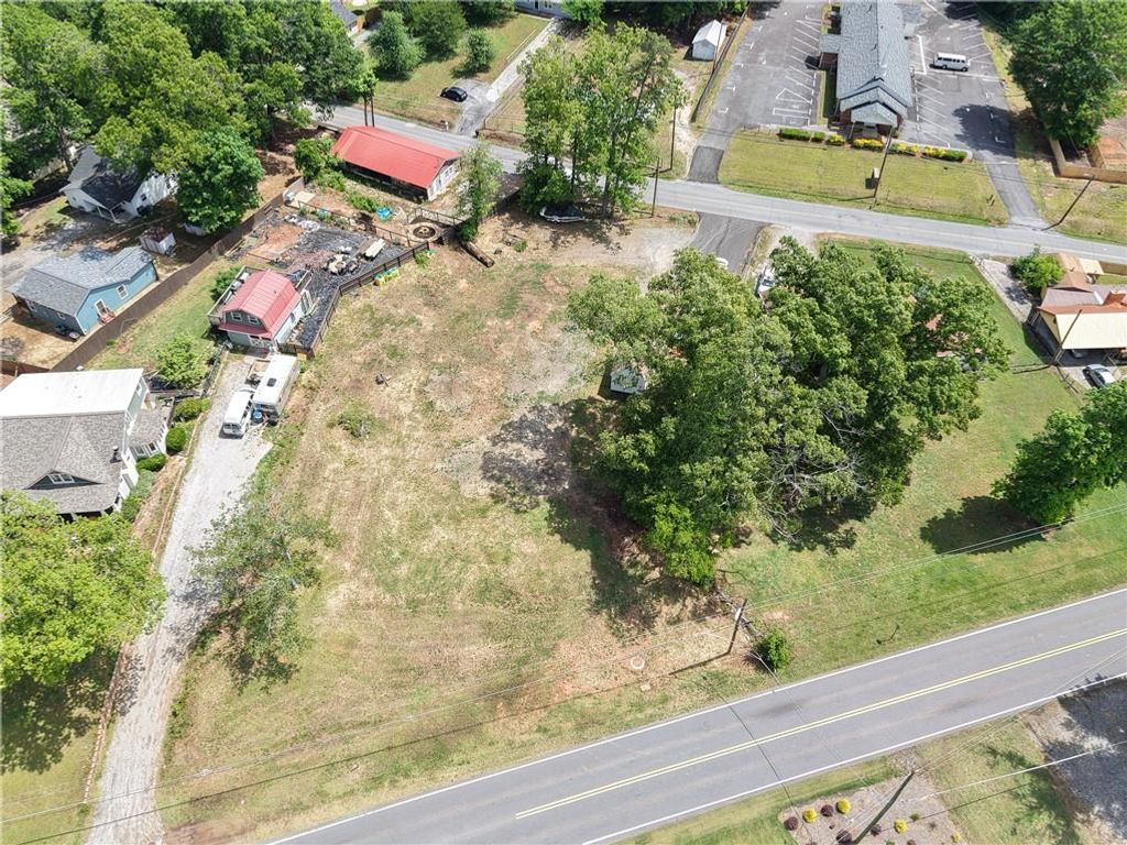 5185 Groovers Landing Road SE, Acworth, GA 30101