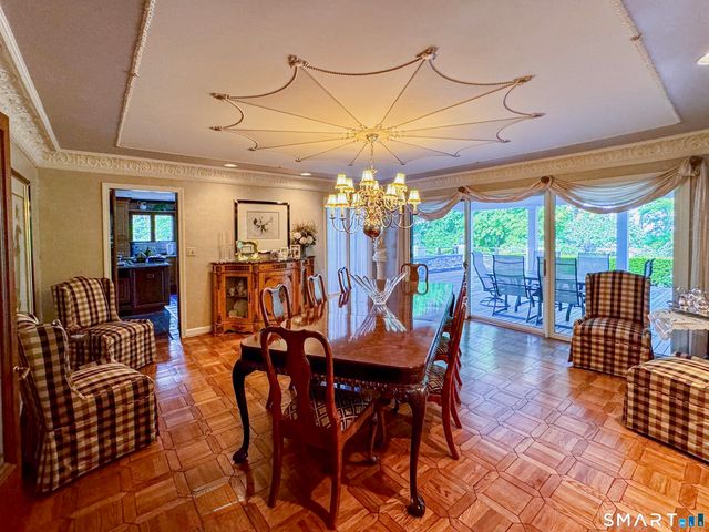 33 Mountain Farms Road, West Hartford, CT 06117