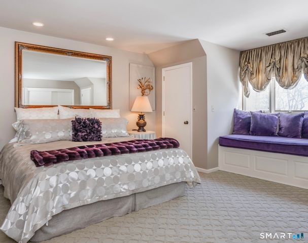 33 Mountain Farms Road, West Hartford, CT 06117