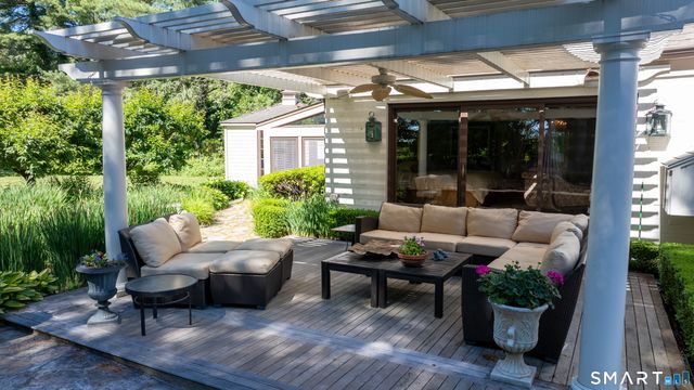 33 Mountain Farms Road, West Hartford, CT 06117