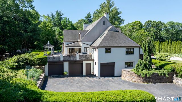 33 Mountain Farms Road, West Hartford, CT 06117