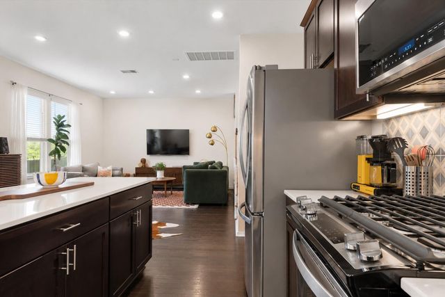 6809 Ellsworth WALK, Austin, TX 78724