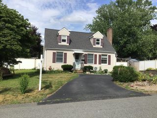 17 Arthur St, Rockland, MA 02370