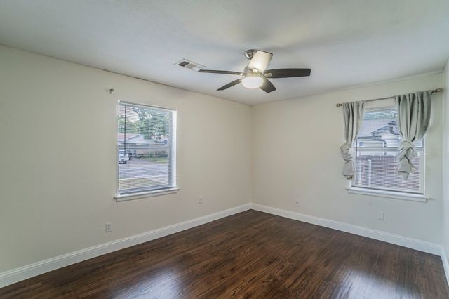 924 E Fuller Avenue, Fort Worth, TX 76115