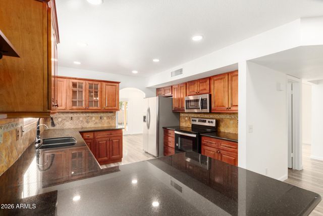 7619 W CINNABAR Avenue, Peoria, AZ 85345