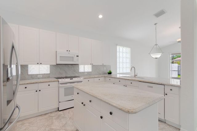 8432 Siciliano Street, Boynton Beach, FL 33472