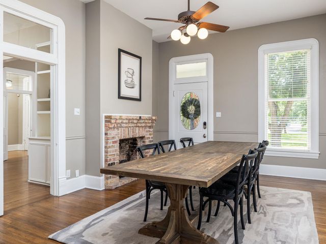 1220 W Lake DR, Taylor, TX 76574