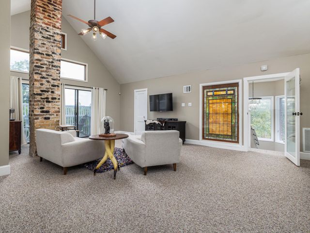 1220 W Lake DR, Taylor, TX 76574