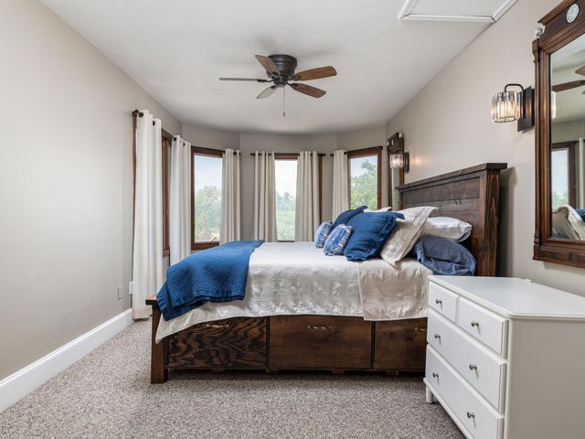 1220 W Lake DR, Taylor, TX 76574