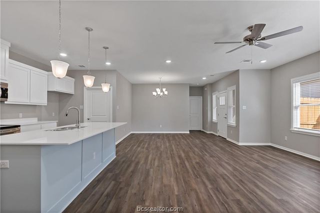 2521 Shady Route Lane, Bryan, TX 77808