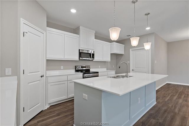 2521 Shady Route Lane, Bryan, TX 77808