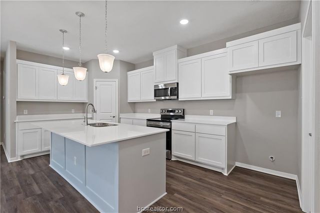 2521 Shady Route Lane, Bryan, TX 77808