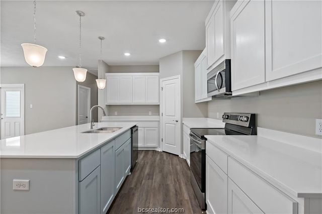 2521 Shady Route Lane, Bryan, TX 77808