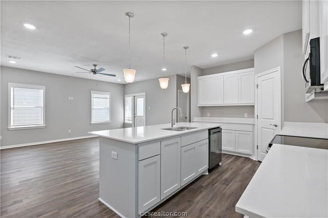 2521 Shady Route Lane, Bryan, TX 77808